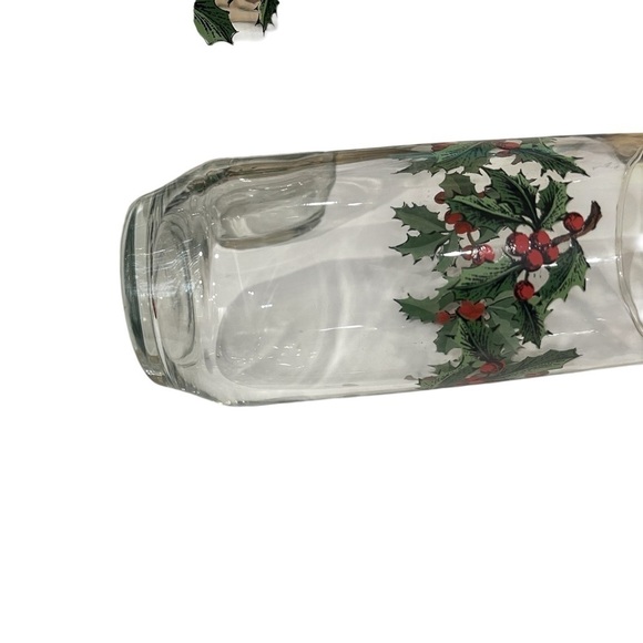 Anchor Hocking Holly Berry set of 4- 6 inch Mid Century Glass Christmas Tumblers - Picture 5 of 6